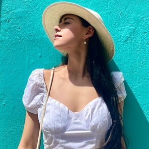 Meet your Posher, Emily